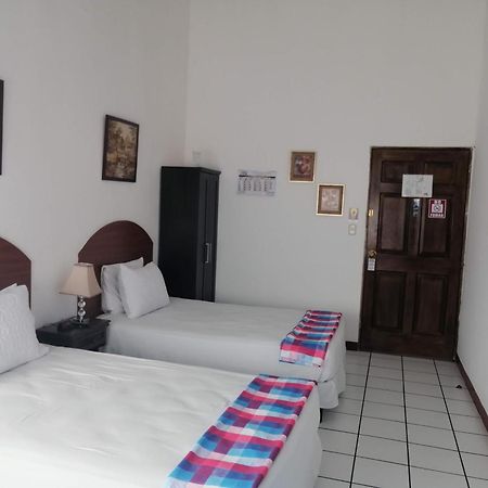 Novohostal B&B Guatemala-Stad Buitenkant foto