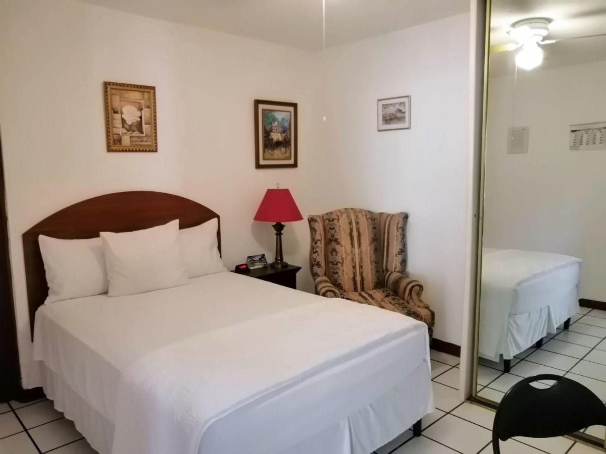 Novohostal B&B Guatemala-Stad Buitenkant foto