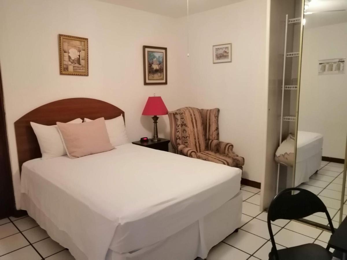 Novohostal B&B Guatemala-Stad Buitenkant foto