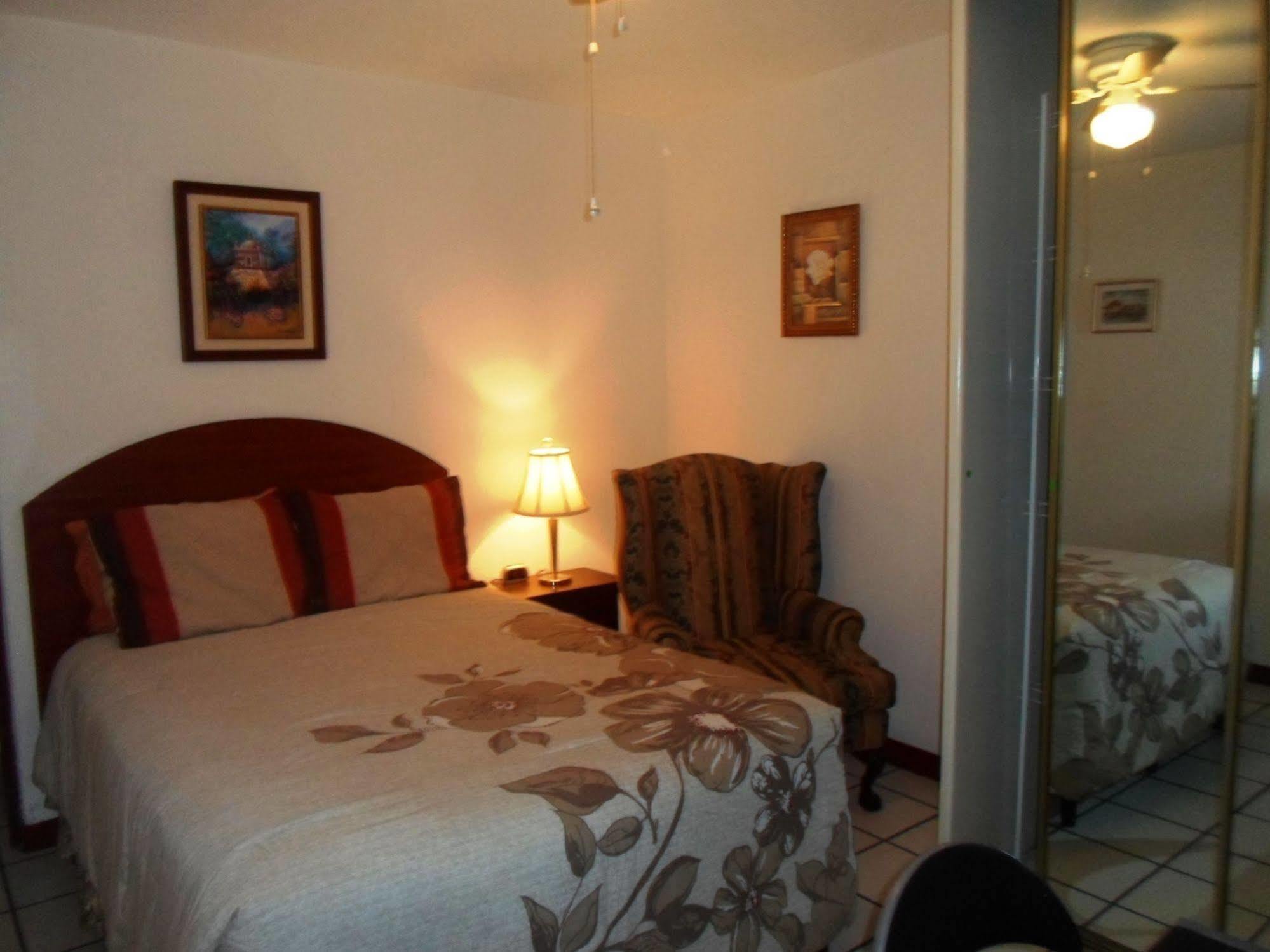 Novohostal B&B Guatemala-Stad Buitenkant foto